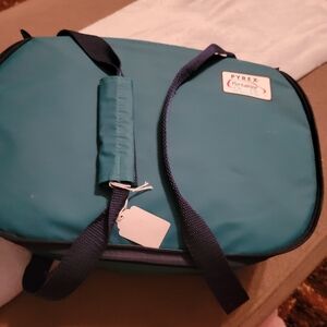 Pyrex Teal Food Carrier with Navy Straps Portables